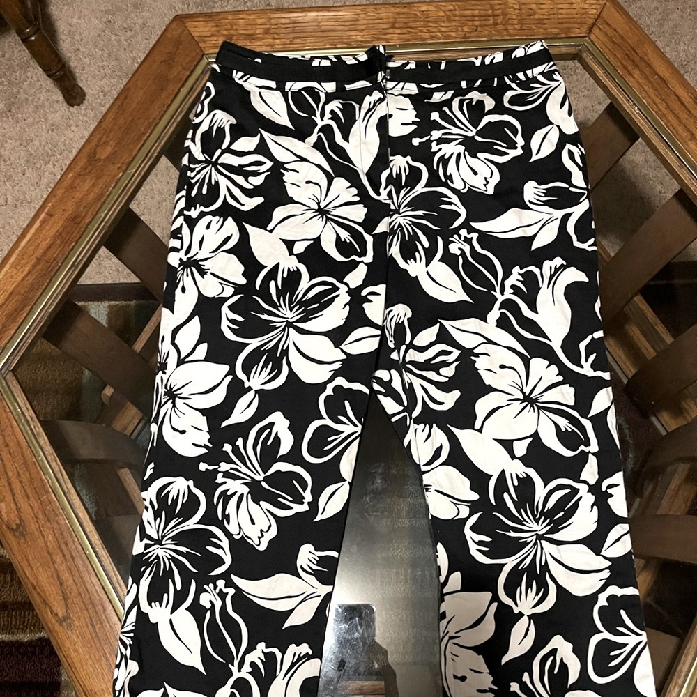 Size 8P Floral Tropical Pants